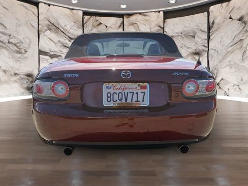 Used 2006 MAZDA MX-5 Miata Grand Touring RWD image 7