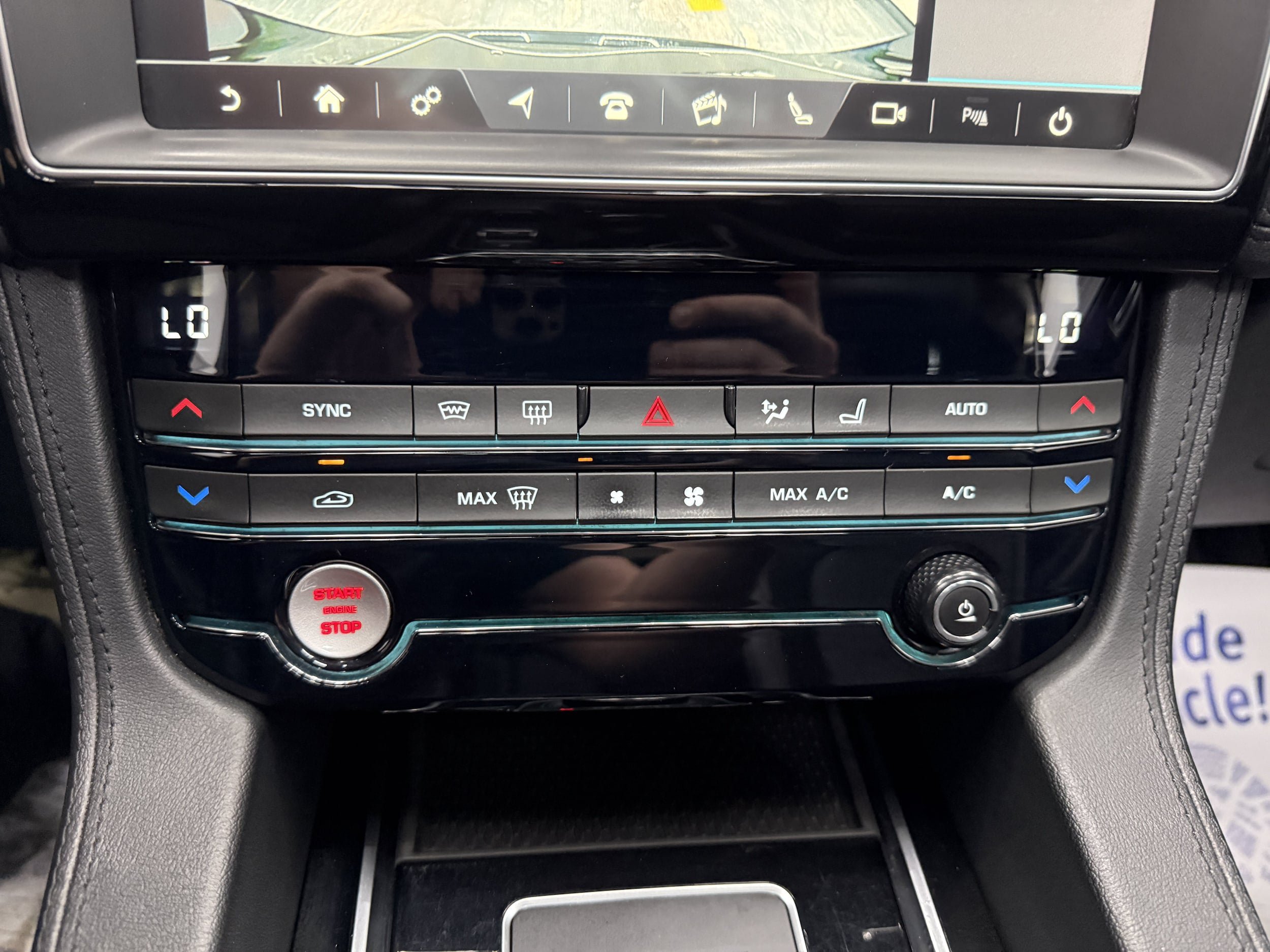 Used 2020 Jaguar F-PACE Prestige AWD/4WD image 23