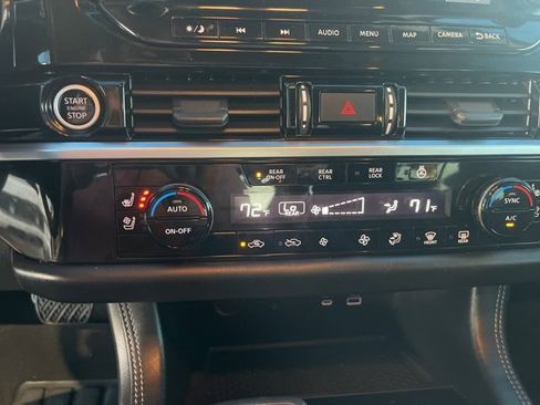 Used 2022 Nissan Pathfinder Platinum w/ Cargo Package image 17