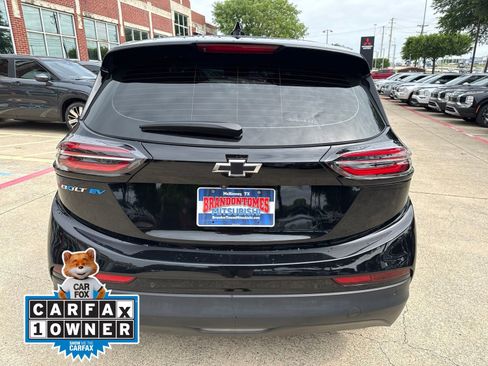 Used 2023 Chevrolet Bolt LT w/ Infotainment Package FWD image 3