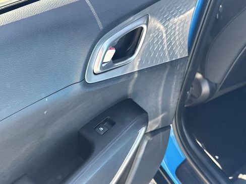 Used 2025 Kia Soul S image 16