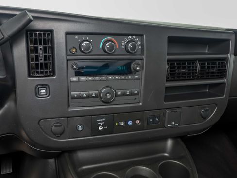 Used 2025 Chevrolet Express 3500 LT w/ LT Preferred Equipment Group RWD image 25