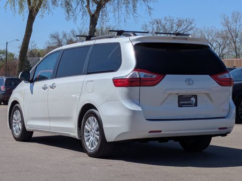 Used 2017 Toyota Sienna XLE FWD image 7