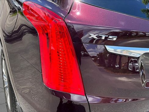 Used 2017 Cadillac XT5 Luxury w/ Driver Awareness Package FWD image 29