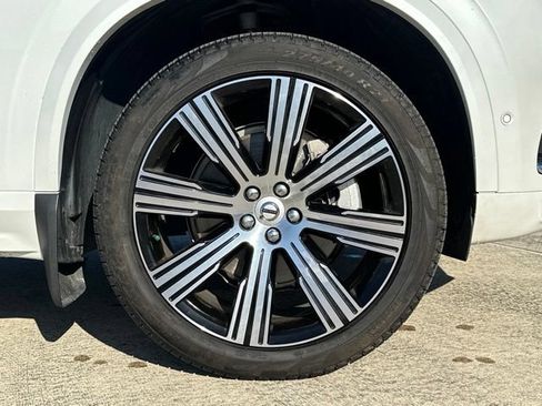 Certified 2024 Volvo XC90 B6 Ultimate w/ Protection Package Premier AWD/4WD image 11