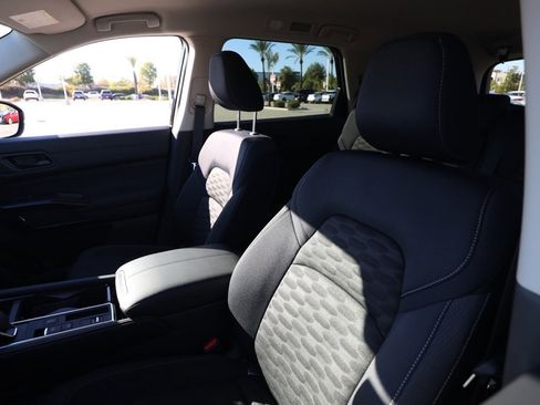 New 2025 Nissan Pathfinder SV w/ Cargo Package image 15