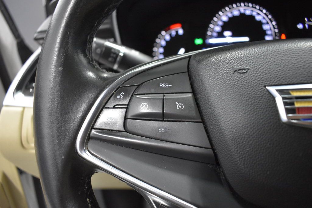 Used 2018 Cadillac XT5 FWD image 29