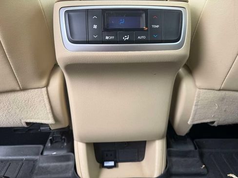 Used 2016 Toyota Highlander Limited w/ Protection Package #3 AWD/4WD image 17