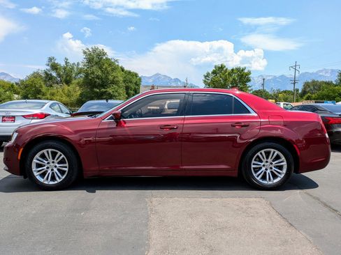 Used 2019 Chrysler 300 Touring L w/ Quick Order Package 22F image 3