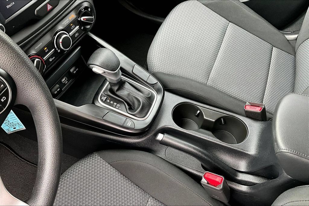 Used 2023 Kia Soul LX w/ Option Group 015 FWD image 18
