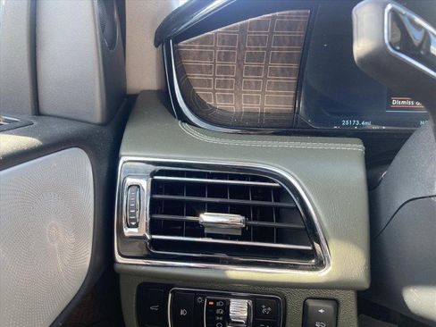 Used 2024 Lincoln Navigator Black Label image 17