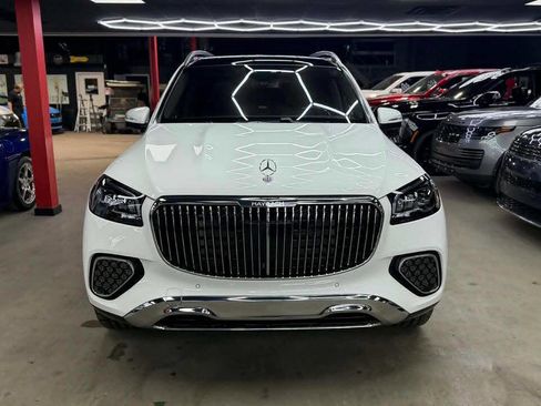 Used 2026 Mercedes-Benz Maybach GLS 600 4MATIC image 2