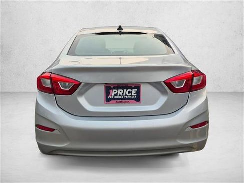 Used 2018 Chevrolet Cruze LS FWD image 7