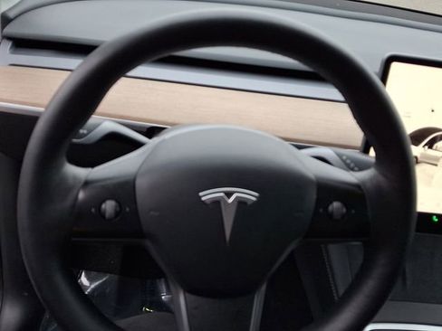 Used 2023 Tesla Model Y Long Range image 33
