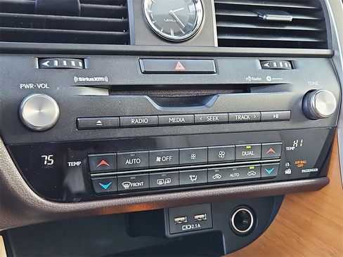 Used 2020 Lexus RX 450h AWD w/ Premium Package image 24