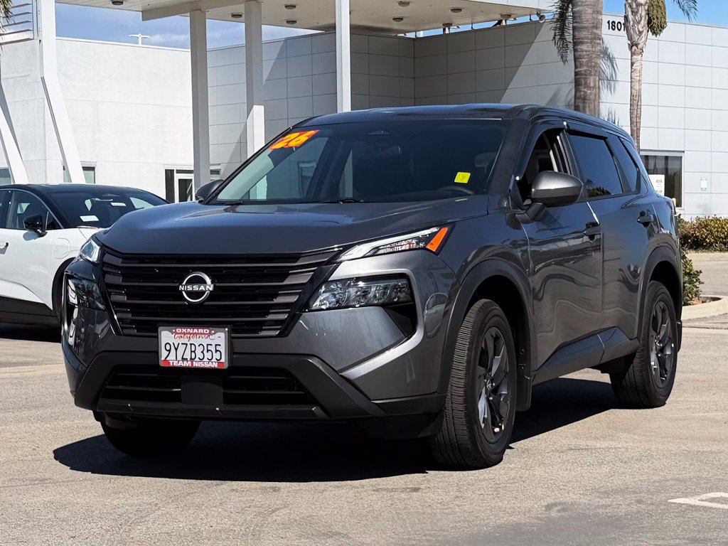 Certified 2026 Nissan Rogue SV FWD image 4