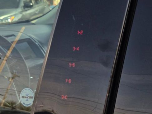 Used 2019 Ford Edge SEL image 11