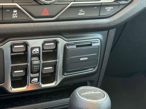 New 2026 Jeep Gladiator Sport AWD/4WD image 37