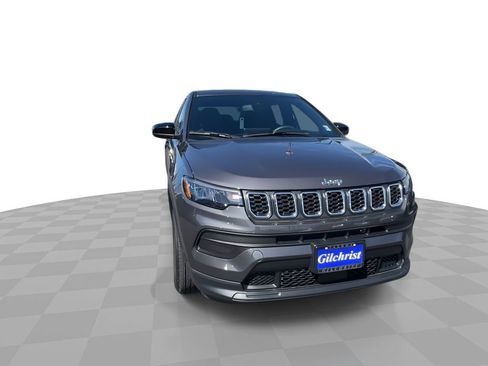 Used 2024 Jeep Compass Sport AWD/4WD image 2