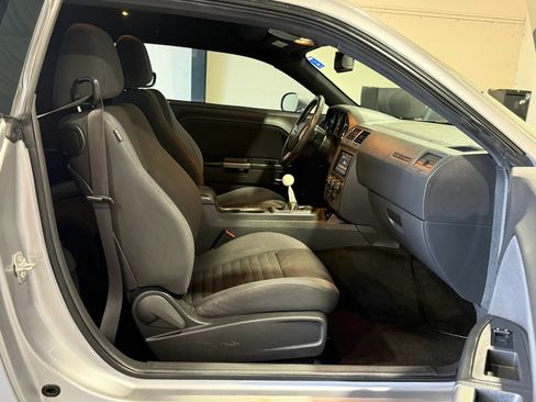 Used 2014 Dodge Challenger R/T RWD image 15