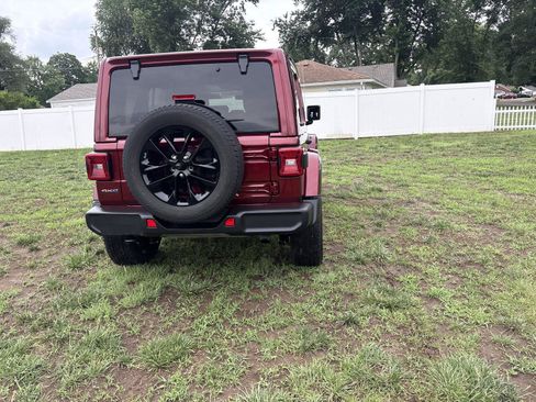 Used 2021 Jeep Wrangler Unlimited Sahara w/ Dual Top Group AWD/4WD image 6