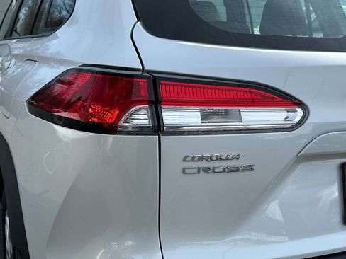 Certified 2024 Toyota Corolla Cross L image 5