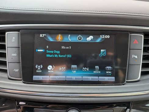 Used 2018 Buick Enclave Essence w/ Trailering Package AWD/4WD image 26