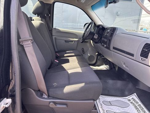 Used 2013 Chevrolet Silverado 1500 W/T image 18