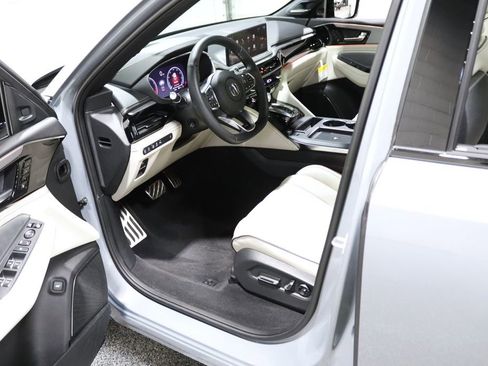 Used 2026 Acura MDX A-Spec image 17