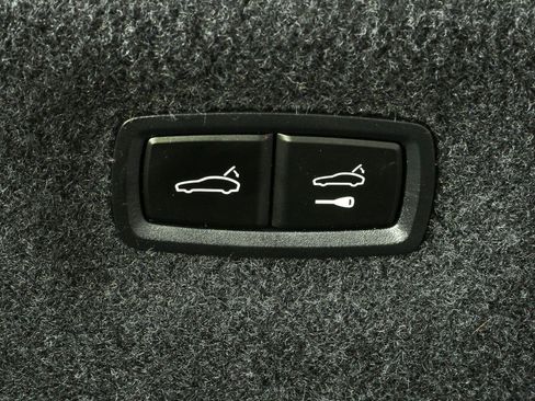 Used 2023 Porsche Taycan RWD image 30