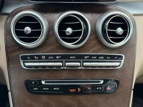 Used 2018 Mercedes-Benz GLC 300 4MATIC image 22