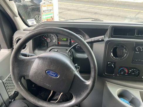 Used 2017 Ford E-350 and Econoline 350 Super Duty RWD image 10