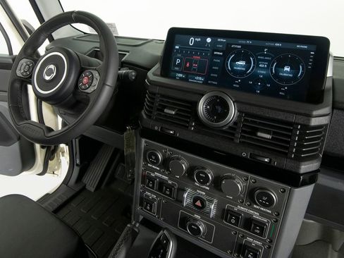 Used 2025 INEOS Grenadier AWD/4WD image 27