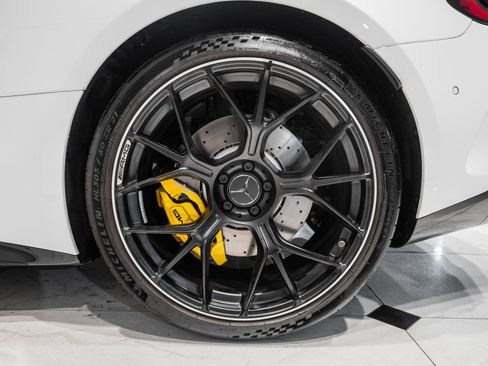 Used 2025 Mercedes-Benz AMG GT 63 image 16