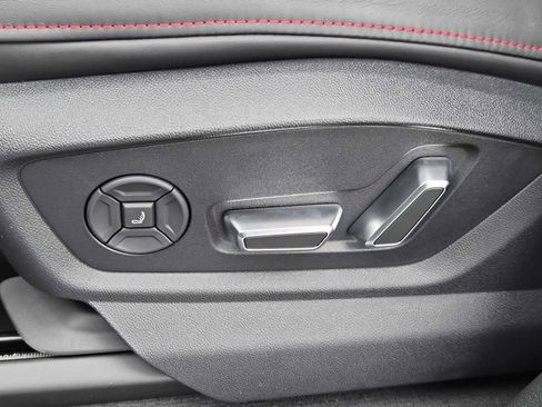 New 2026 Audi SQ8 Prestige image 16