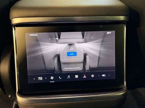 Used 2022 Tesla Model X image 21