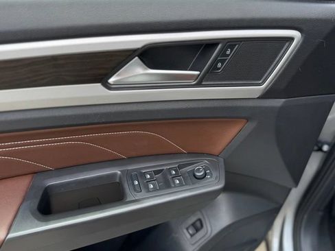 Used 2023 Volkswagen Atlas SE w/ Panoramic Sunroof Package AWD/4WD image 13