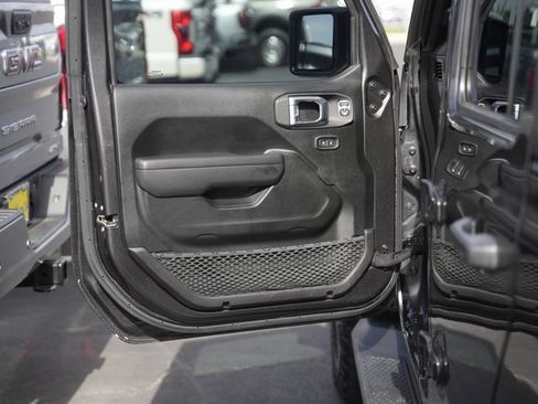 Used 2023 Jeep Gladiator Willys image 29