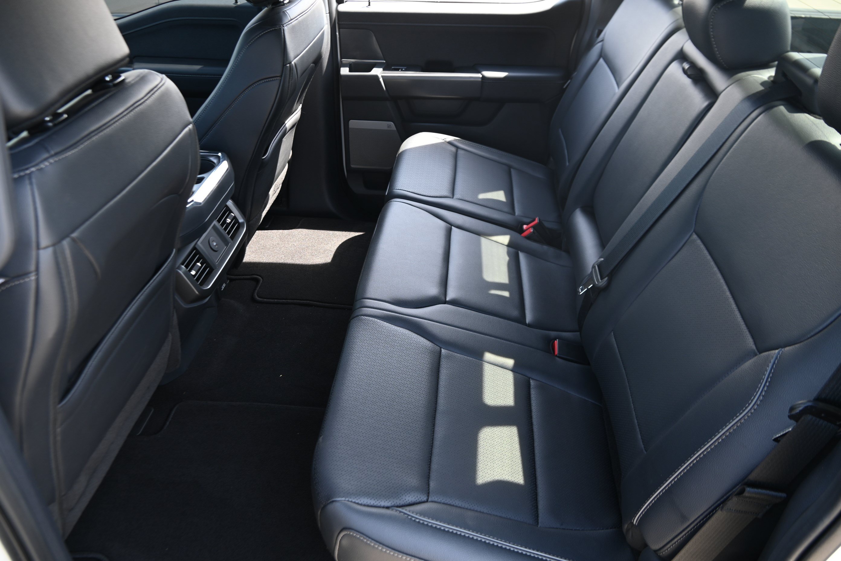 Used 2025 Ford F150 Lariat AWD/4WD image 13