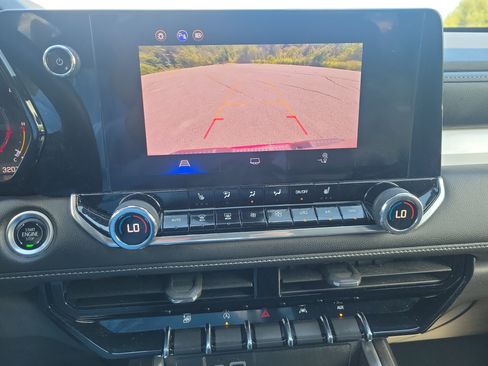 Used 2024 Chevrolet Colorado LT w/ LT Convenience Package III AWD/4WD image 26