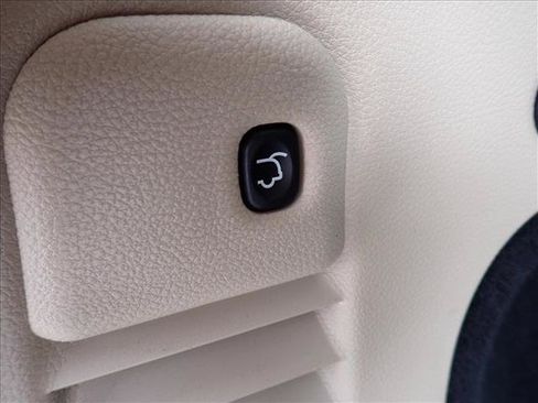 Used 2018 Jeep Grand Cherokee Limited AWD/4WD image 9