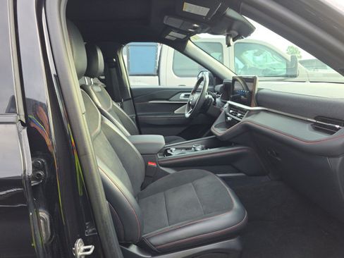 Used 2025 Ford Explorer ST AWD/4WD image 10