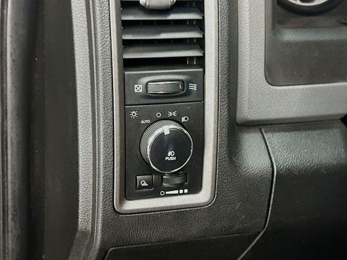Used 2013 RAM 1500 Express AWD/4WD image 17