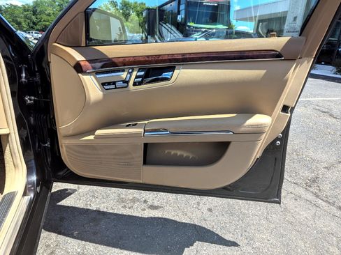 Used 2010 Mercedes-Benz S 550 4MATIC image 35