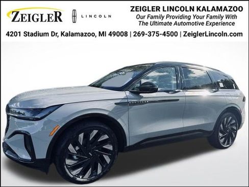 New 2026 Lincoln Nautilus Reserve w/ Jet Appearance Package image 1
