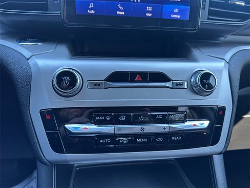 Used 2022 Ford Explorer XLT w/ Class IV Trailer Tow Package image 22