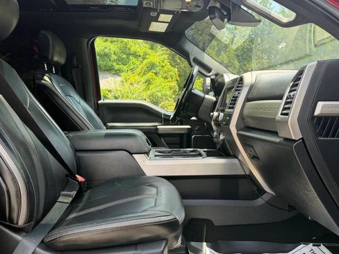 Used 2018 Ford F250 Platinum w/ Platinum Ultimate Package AWD/4WD image 22