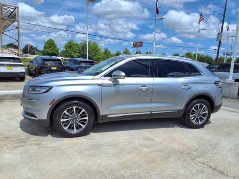 Used 2023 Lincoln Nautilus AWD w/ Premium Package image 3
