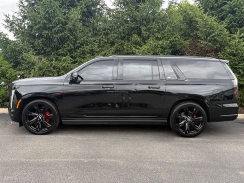 Certified 2025 Cadillac Escalade ESV Sport Platinum AWD/4WD image 2