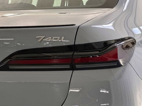 New 2026 BMW 740i w/ Executive Package image 12